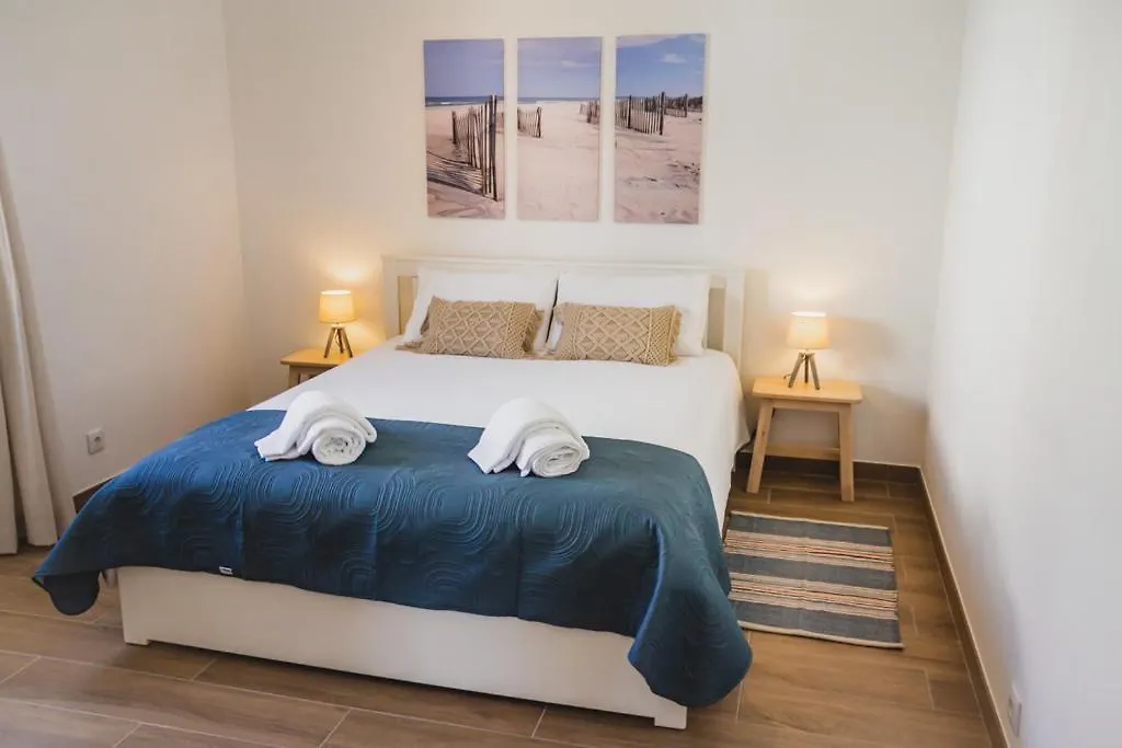 Apartment Lovely & Bright Renovated Apt. W/ Balcony In Lagos