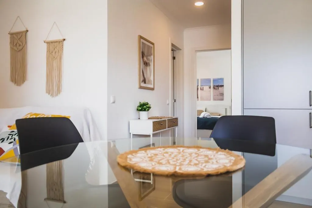 Lovely & Bright Renovated Apt. W/ Balcony In Lagos Portugal
